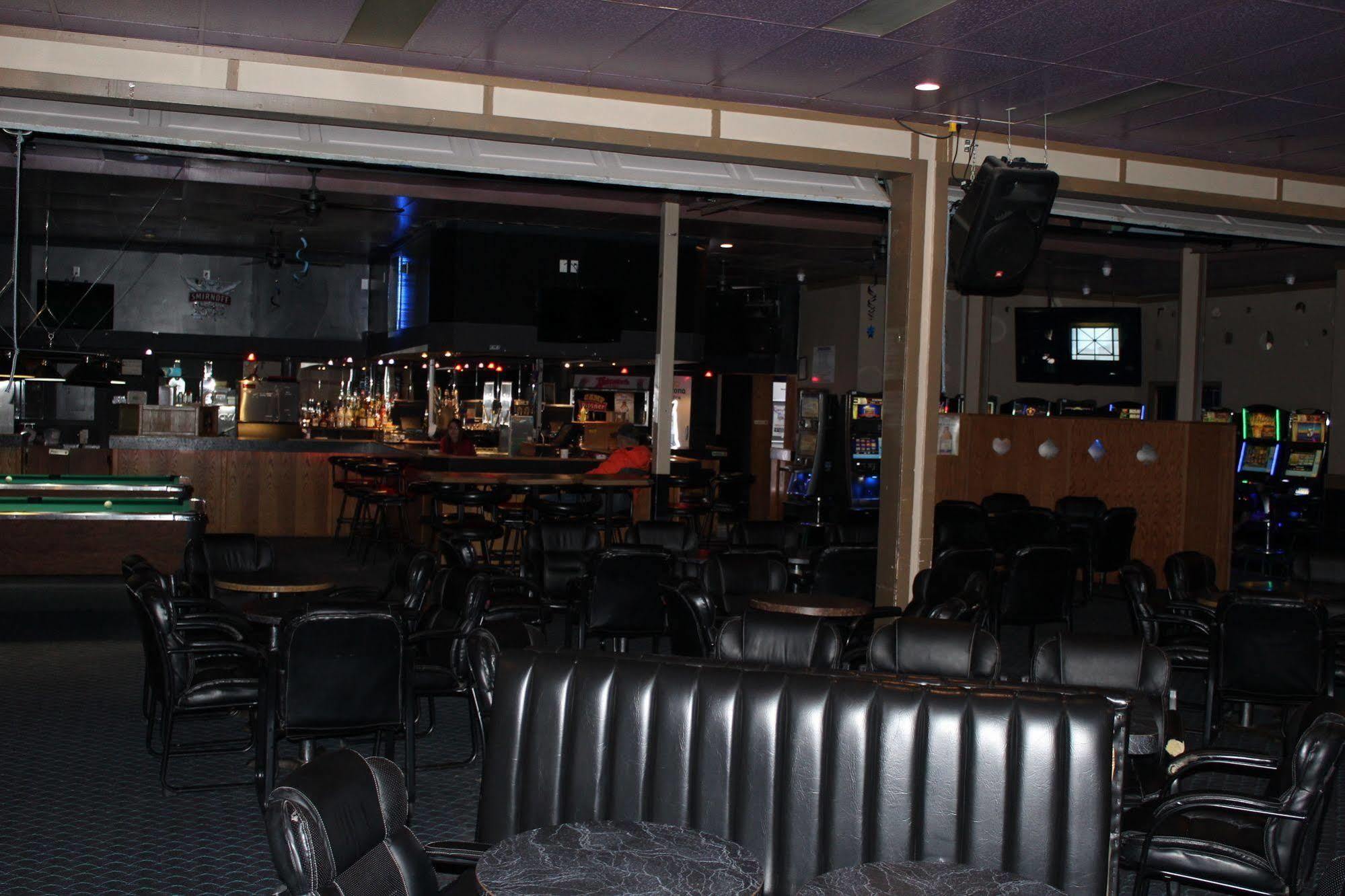 Kingfisher Inn Nipawin Exterior photo